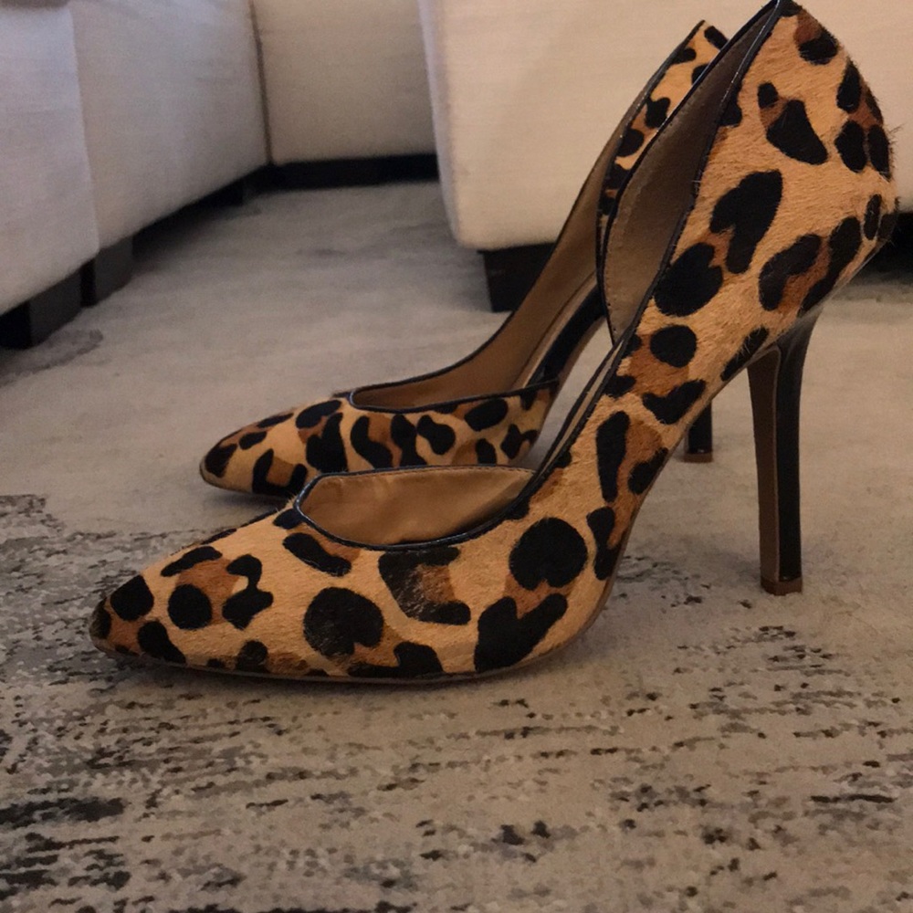 BCBGeneration leopard pointed toe heel size 10 - Picture 4 of 6